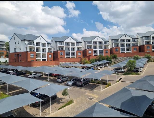 1 BEDROOM TOWNHOUSE FOR SALE IN OAKDENE